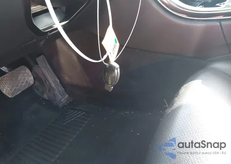 2015 Mercedes-Benz C 300 из США, поврежденный, VIN 55SWF4JB4FU094764